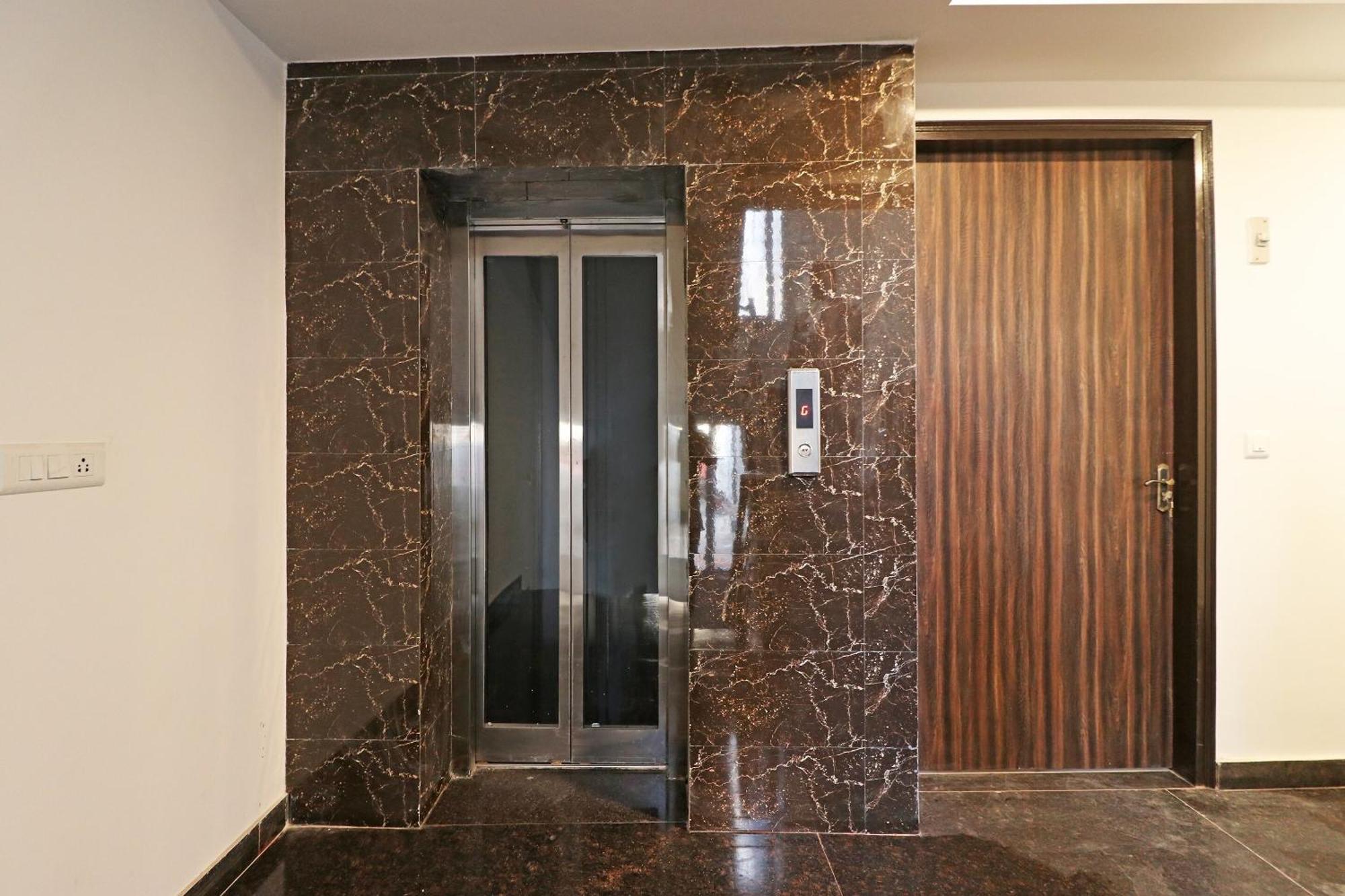 Hotel O Aamara New Delhi Eksteriør bilde