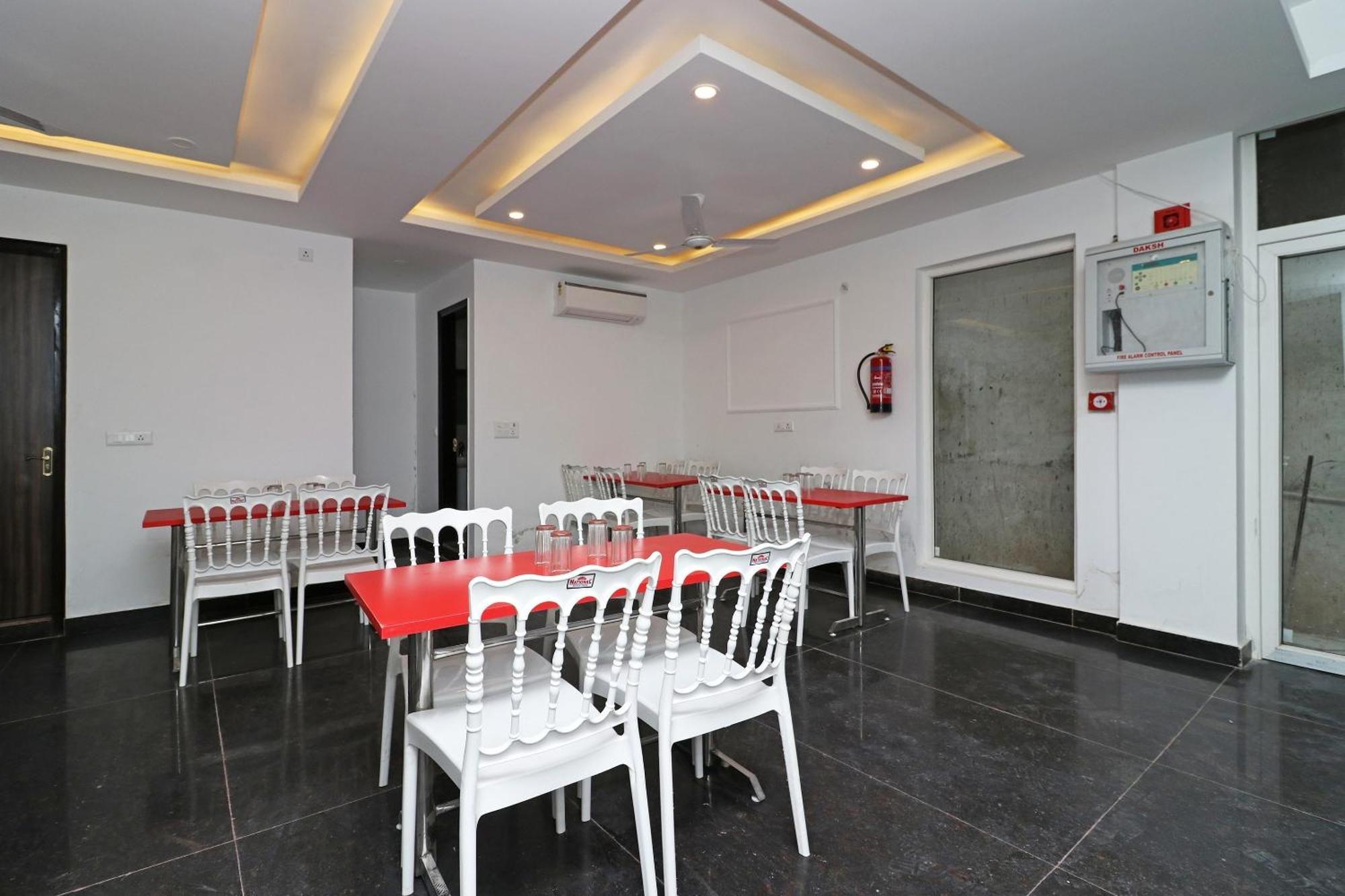 Hotel O Aamara New Delhi Eksteriør bilde